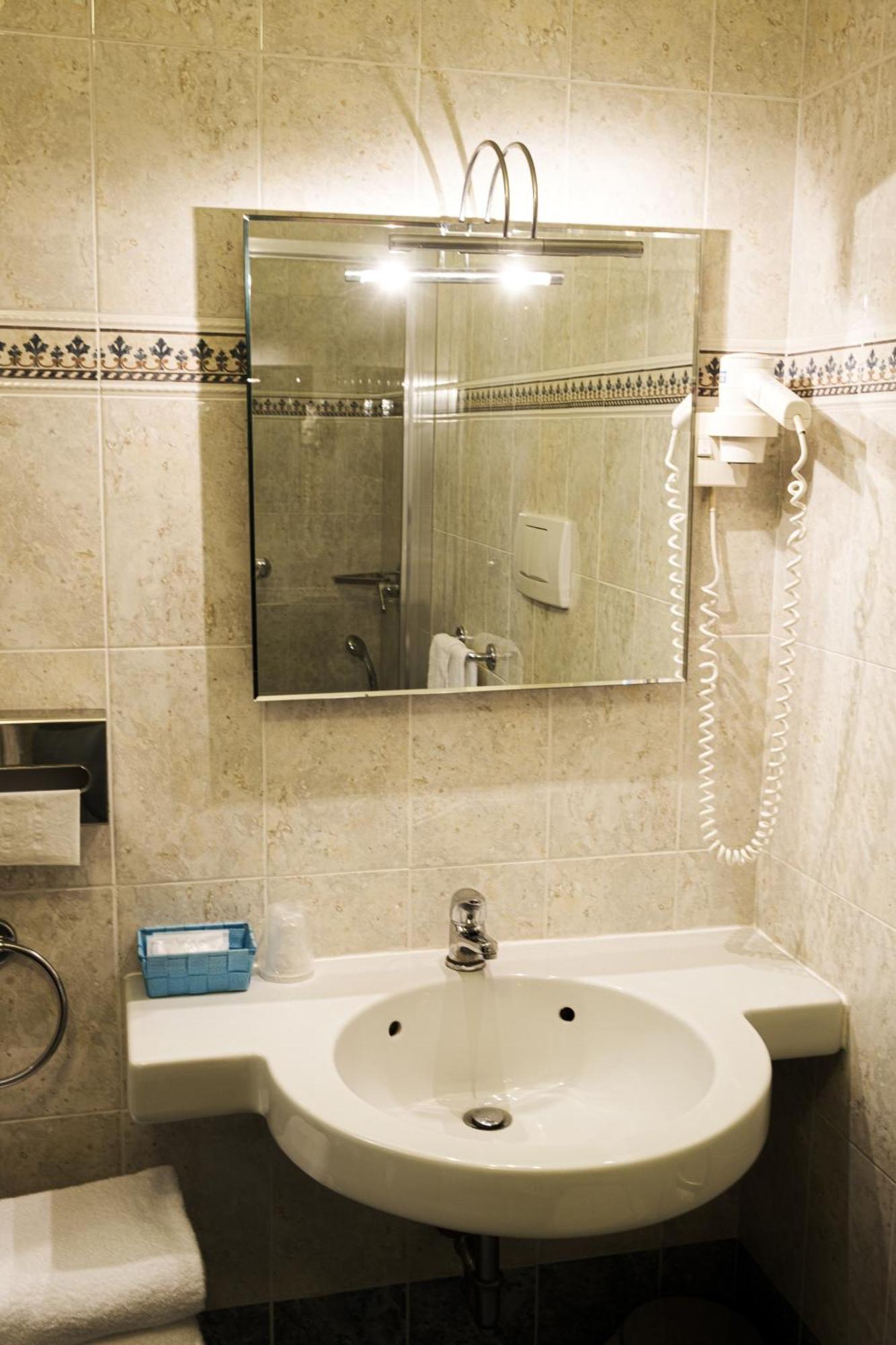 Hotel Sonenga Менаджо Экстерьер фото