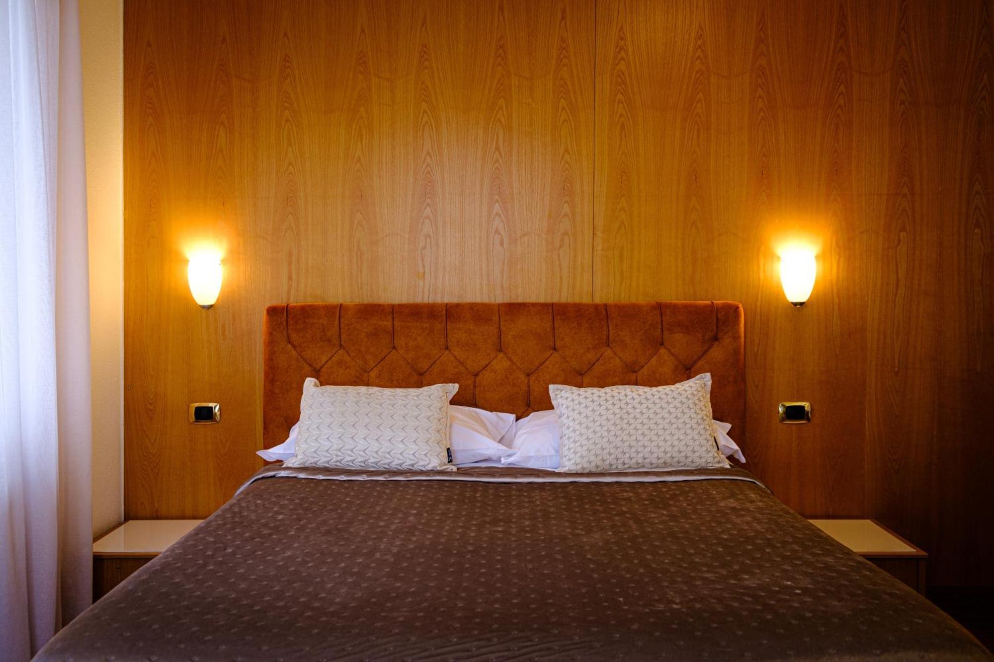 Hotel Sonenga Менаджо Экстерьер фото