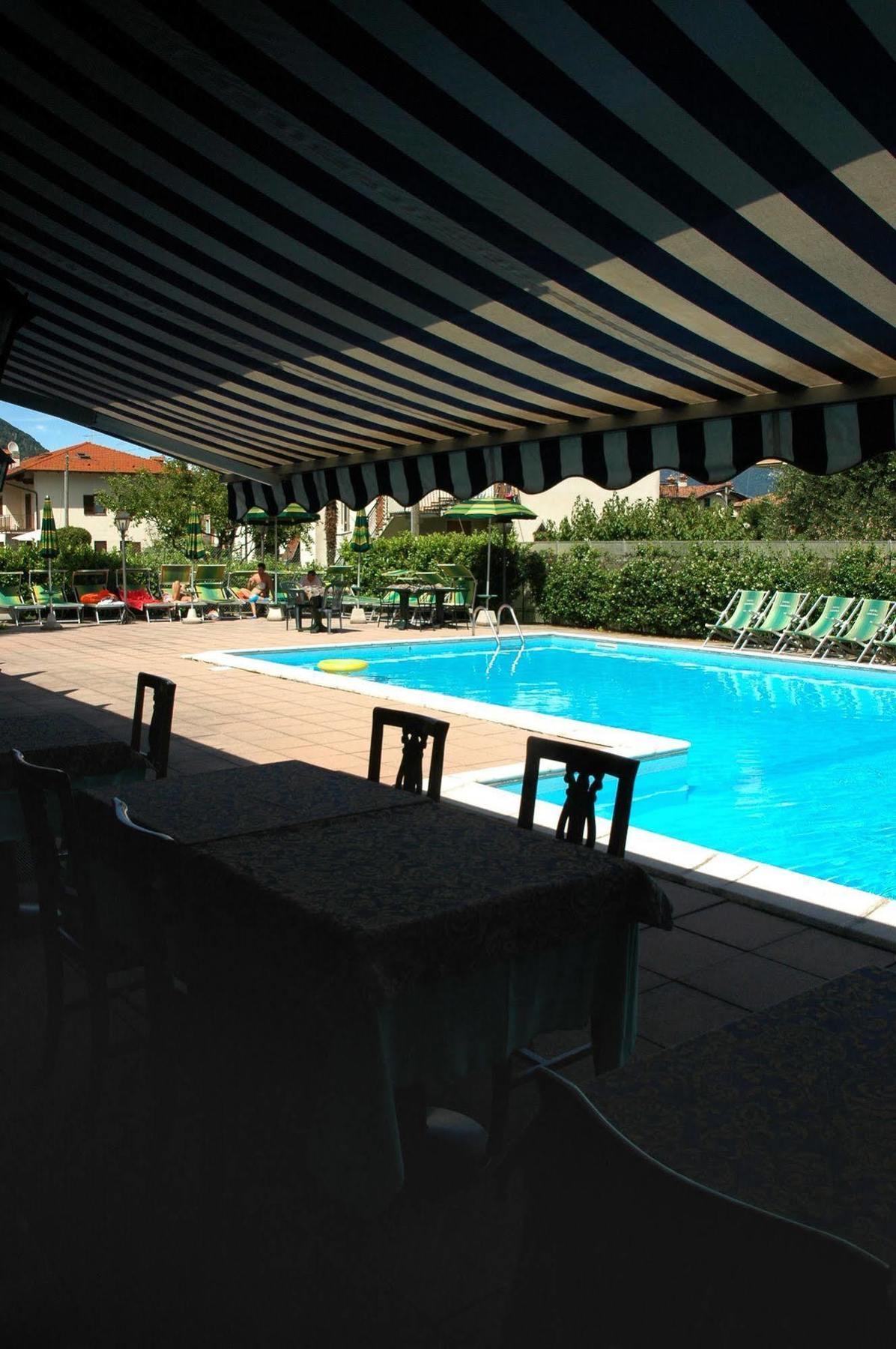 Hotel Sonenga Менаджо Экстерьер фото